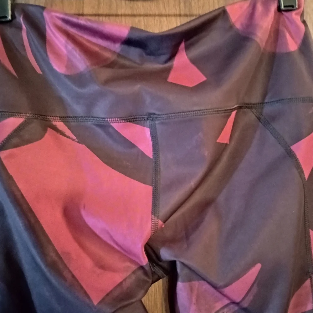 Lululemon All Sport Crop Leggings - Picture 5 of 7